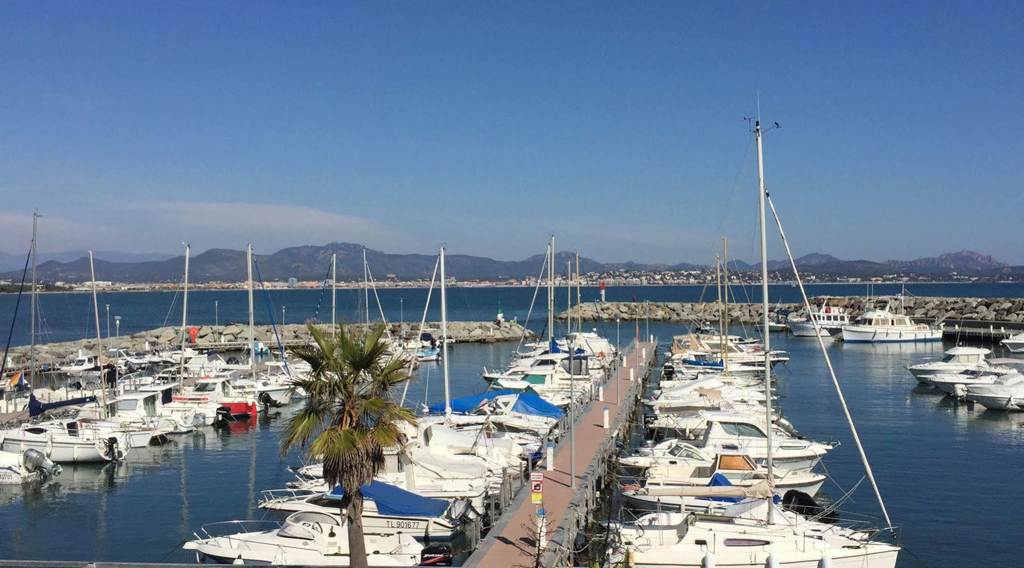 Au Reveil Des Cigales Hotel Saint Aygulf Kültér fotó